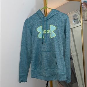 women’s UA sweatshirt